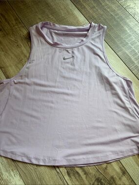 Nike Women’s Light Purple Athletic Tank Top